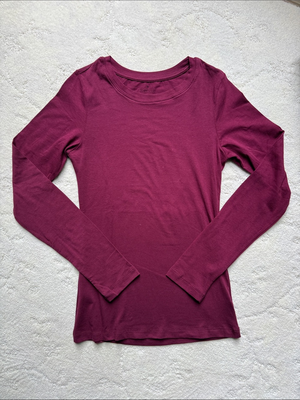 NWOT Junior’s Medium Long Sleeve Crewneck Top - Burgundy